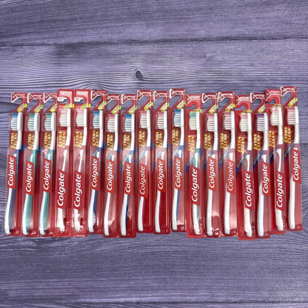 18 Colgate Toothbrush Extra Clean Medium Full Head 41 Cleaning Tip Non-Slip Grip